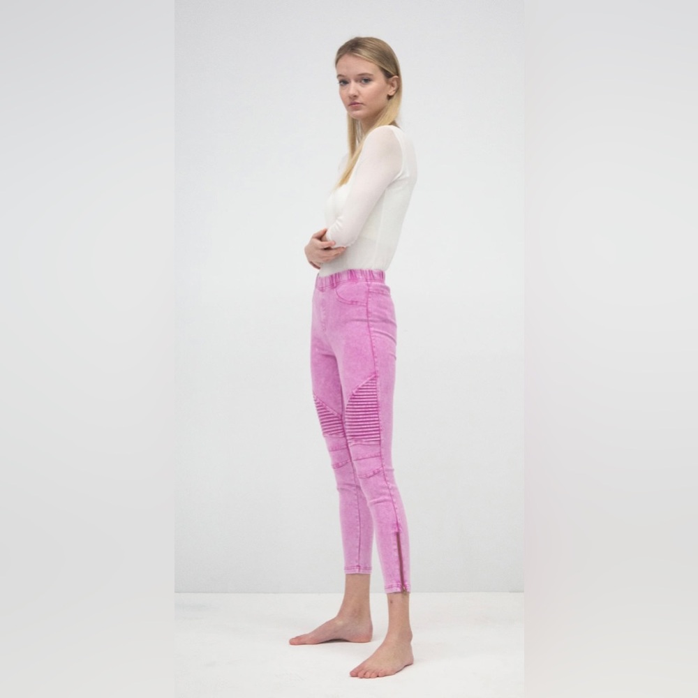 Barbie Pink Mineral Washed Moto Leggings with Ankle Zipper Beulah NWT - Picture 10 of 15